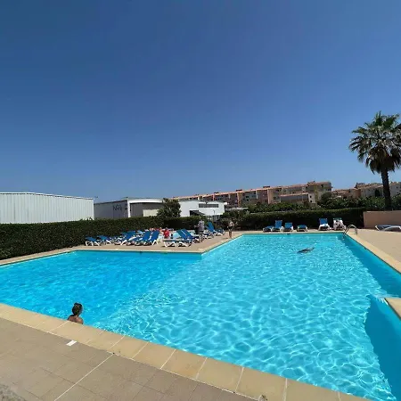 Appartement Au Cap D'agde Avec Parking, Piscine Et Terrasse - Fr-1-702-2 *
