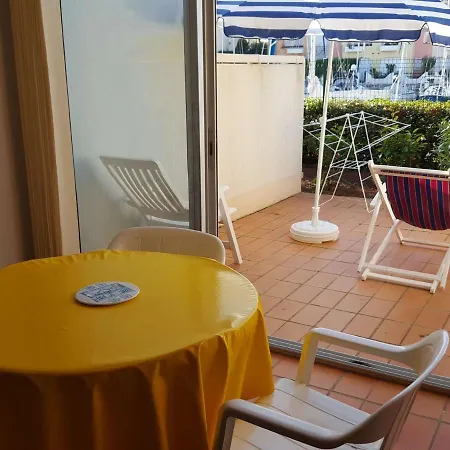 Apartment Au Cap D'agde Avec Parking, Piscine Et Terrasse - Fr-1-702-2 Agde