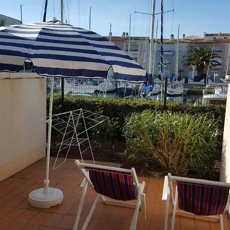 Au Cap D'agde Avec Parking, Piscine Et Terrasse - Fr-1-702-2 * Agde
