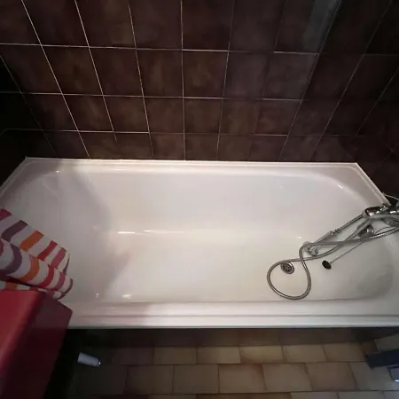 Au Cap D'agde Avec Parking, Piscine Et Terrasse - Fr-1-702-2