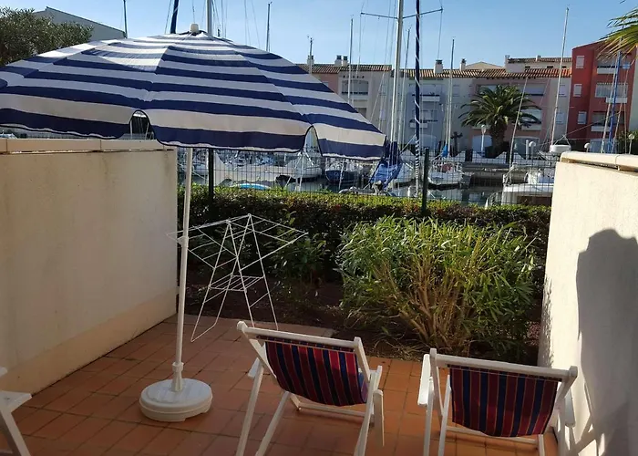 Au Cap D'agde Avec Parking, Piscine Et Terrasse - Fr-1-702-2 * Agde